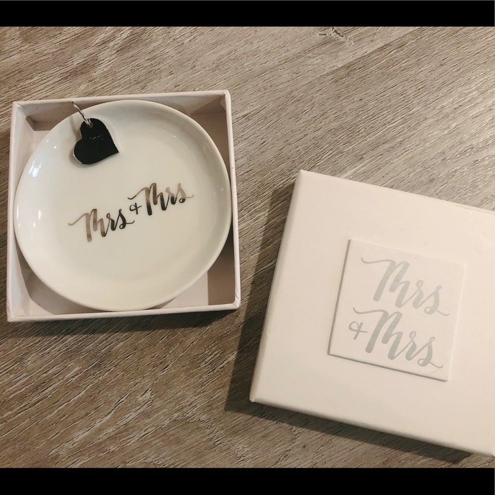 MRS & MRS ring dish